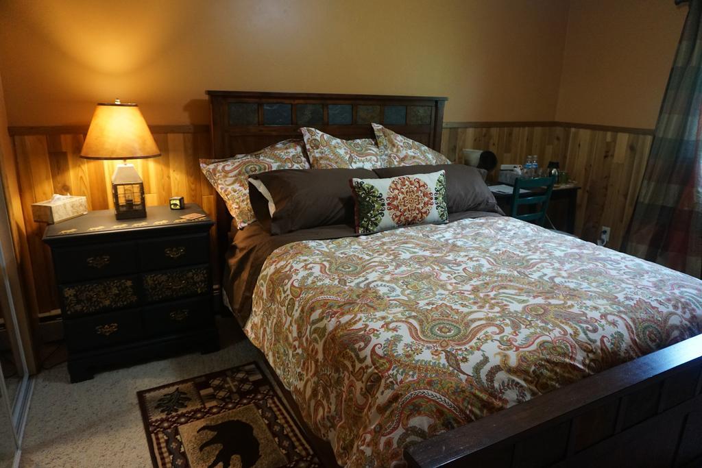 Bed & Breakfast Moose Manor 2*