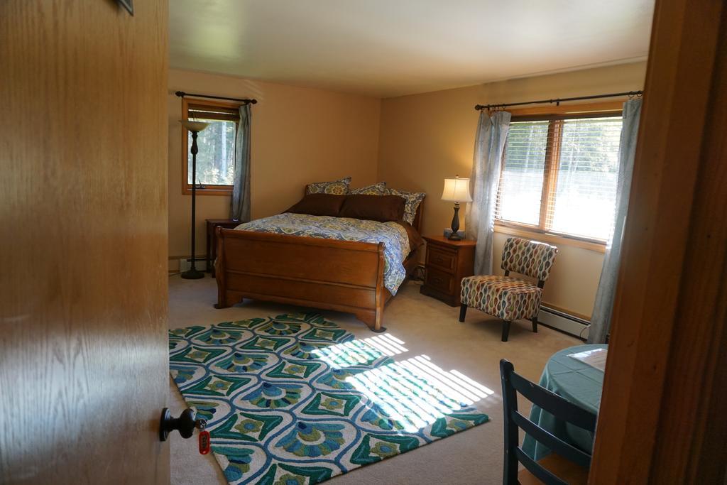Moose Manor 2*