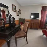 Alaska Grizzly Lodge