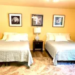 Spacious Resort Style Retreat Sleeps 20