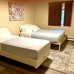 Spacious Resort Style Retreat Sleeps 20