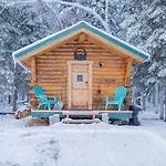 Studio Log Dry Cabin| Aurora Views!