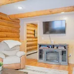 Tucked Away Timber Lower Suite