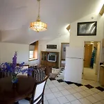 Abbey Archway Inn