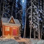 The Skarland Trail Cabin