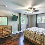 Convenient Fairbanks Apartment About 1 Mi To Downtown!
