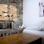 Luxury Northern Light Oasis