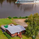 Chena River Roadhouse Full House