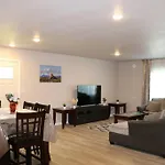 Single Story 3 Beds 1 Car Garage