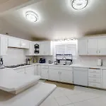 Hot Tub Haven Group Getaway In Fairbanks!
