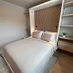 Dwell In Alaska Apartment L
