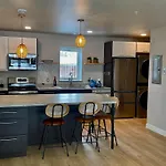 Dwell In Alaska Apartment C