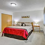 Fairbanks Alaskan Abode About 1 Mile To Pioneer Park!