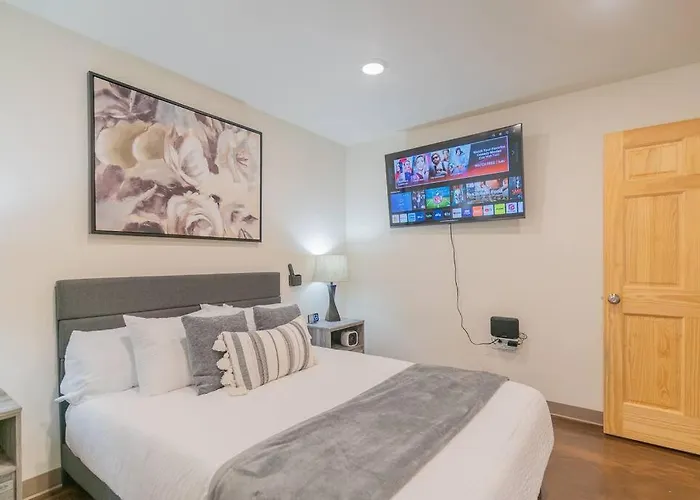 Modern City Suite With All The Amenities