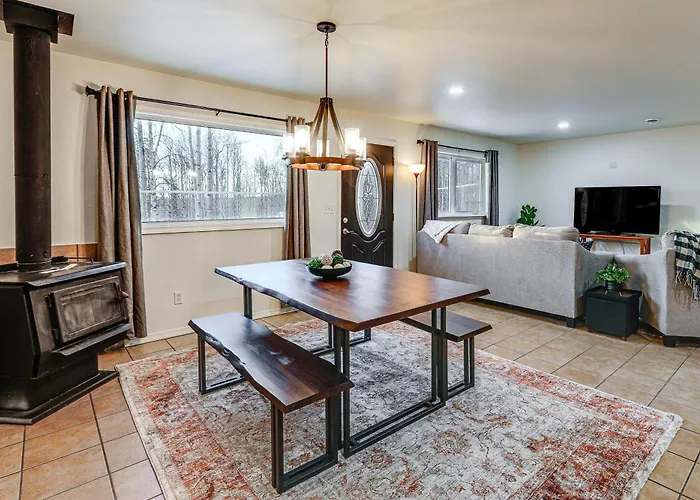 Modern Fairbanks Retreat 11 Mi To Downtown!