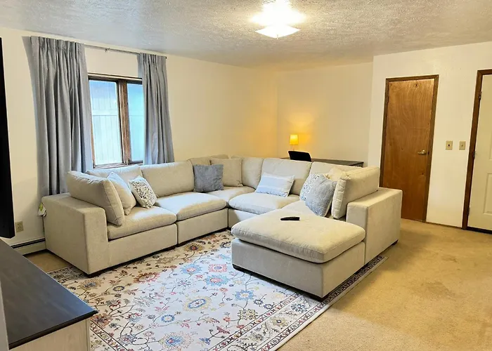 Newly Furnished Fairbanks Apt