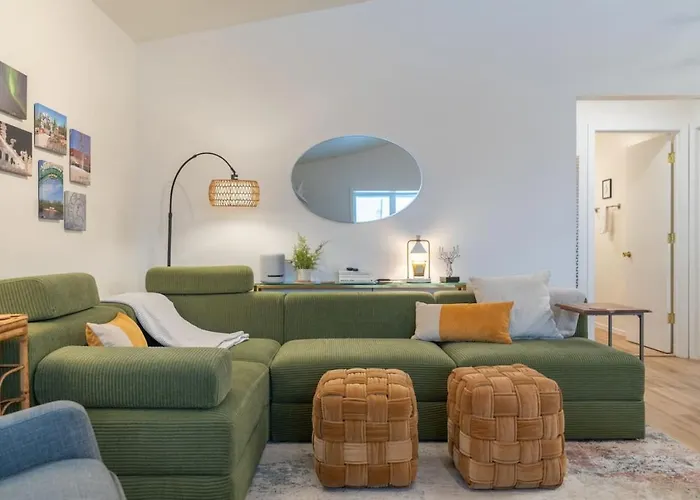 The Upper Downtown Suite 2