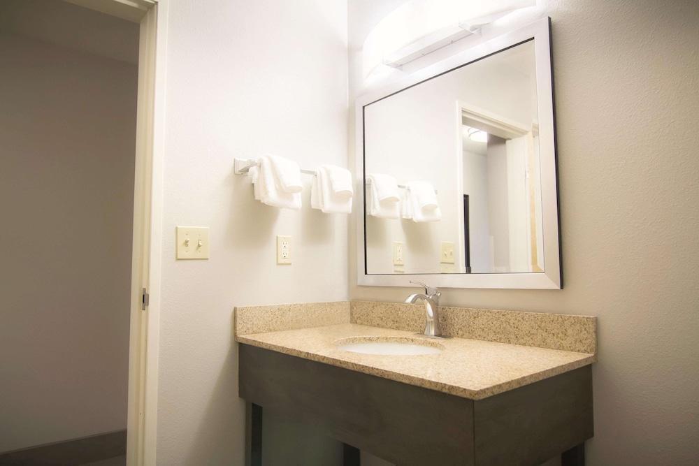 La Quinta By Wyndham Airport Hotel Fairbanks