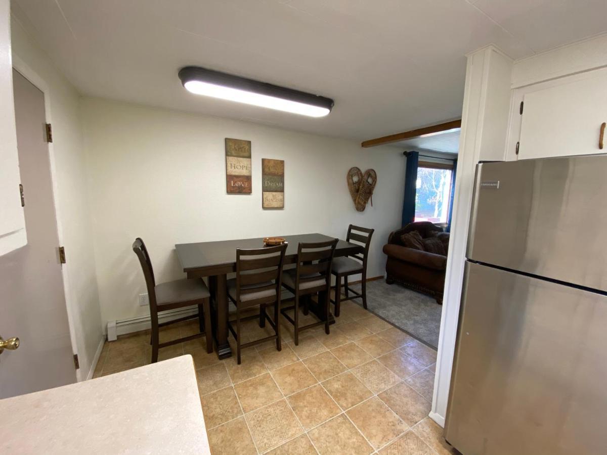 Alaskana 3 Bedroom Upper Apt Apartment