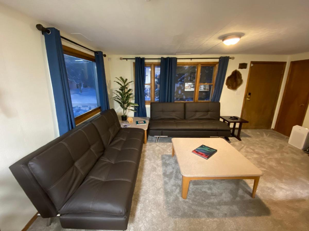 Apartment Alaskana 3 Bedroom Upper Apt