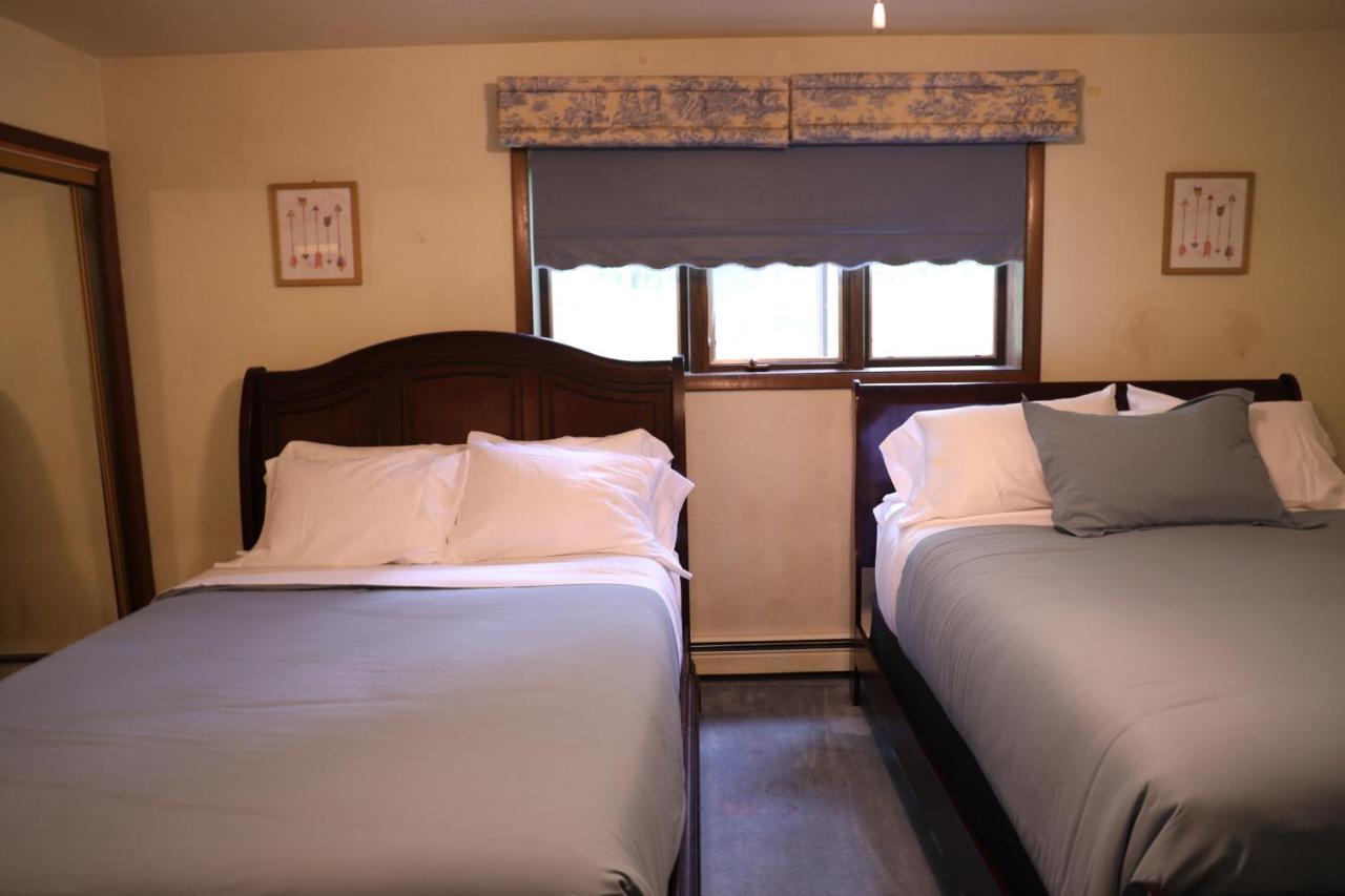 Spacious Style Retreat Sleeps 20