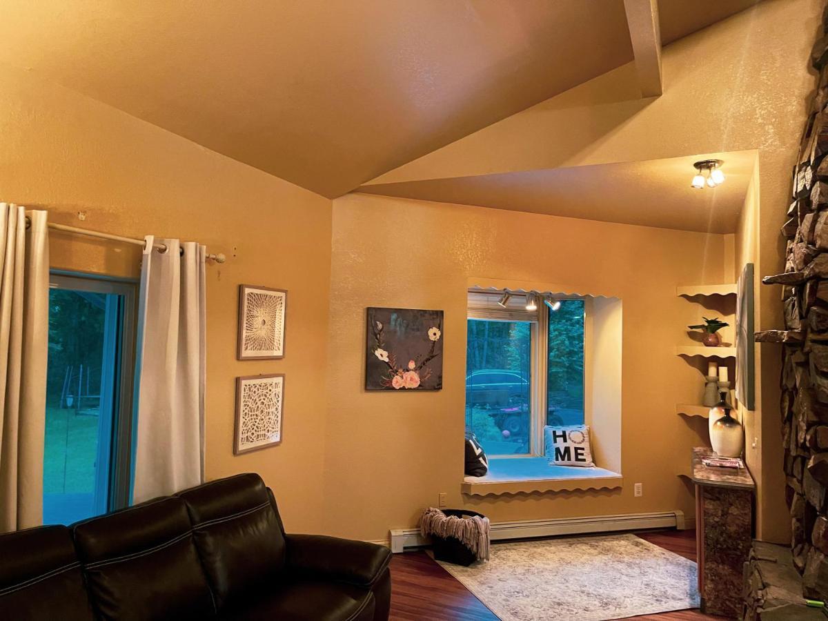 Spacious Style Retreat Sleeps 20 Holiday home *