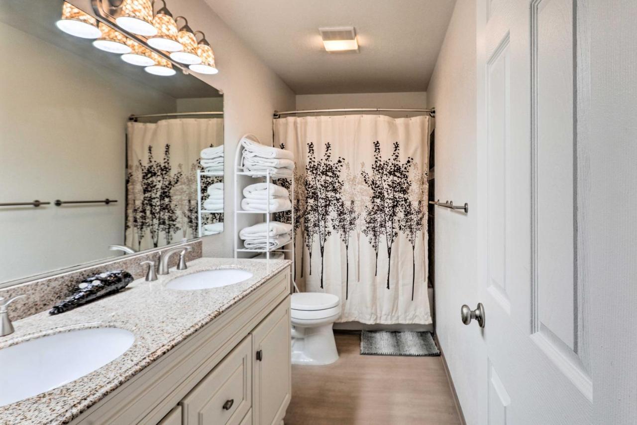 Cozy Less Than 3 Mi To Golden Heart! Apartment *