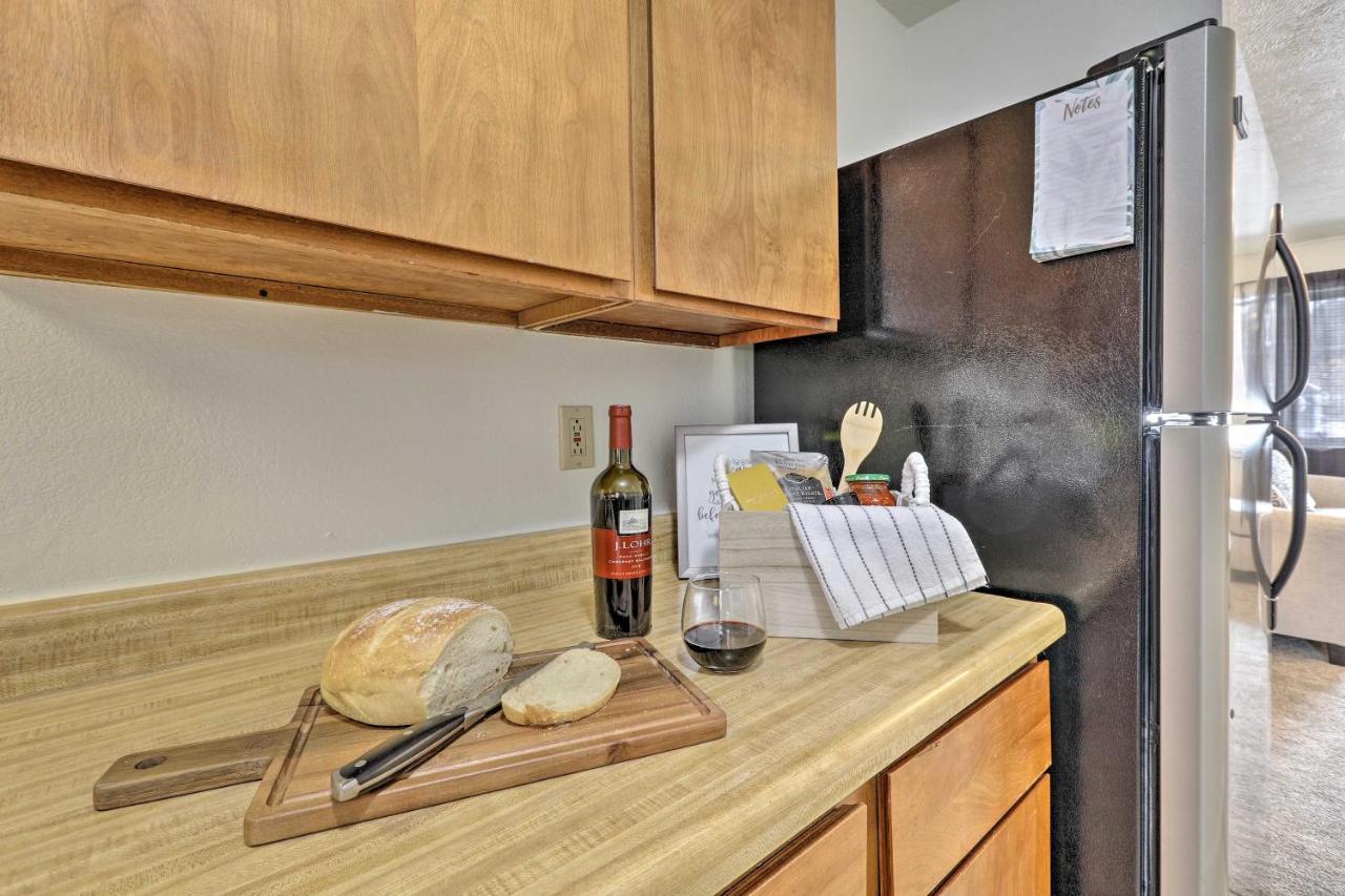 Modern Less Than 2 Mi To Downtown Apartment