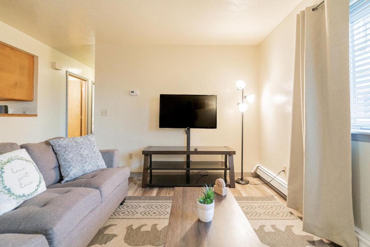 Centrally Located Coffee Bar & Comfort 3 Apartment