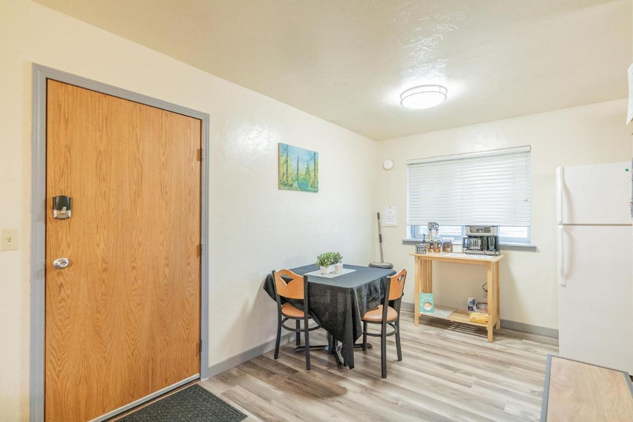 Centrally Located Coffee Bar & Comfort 3 Fairbanks