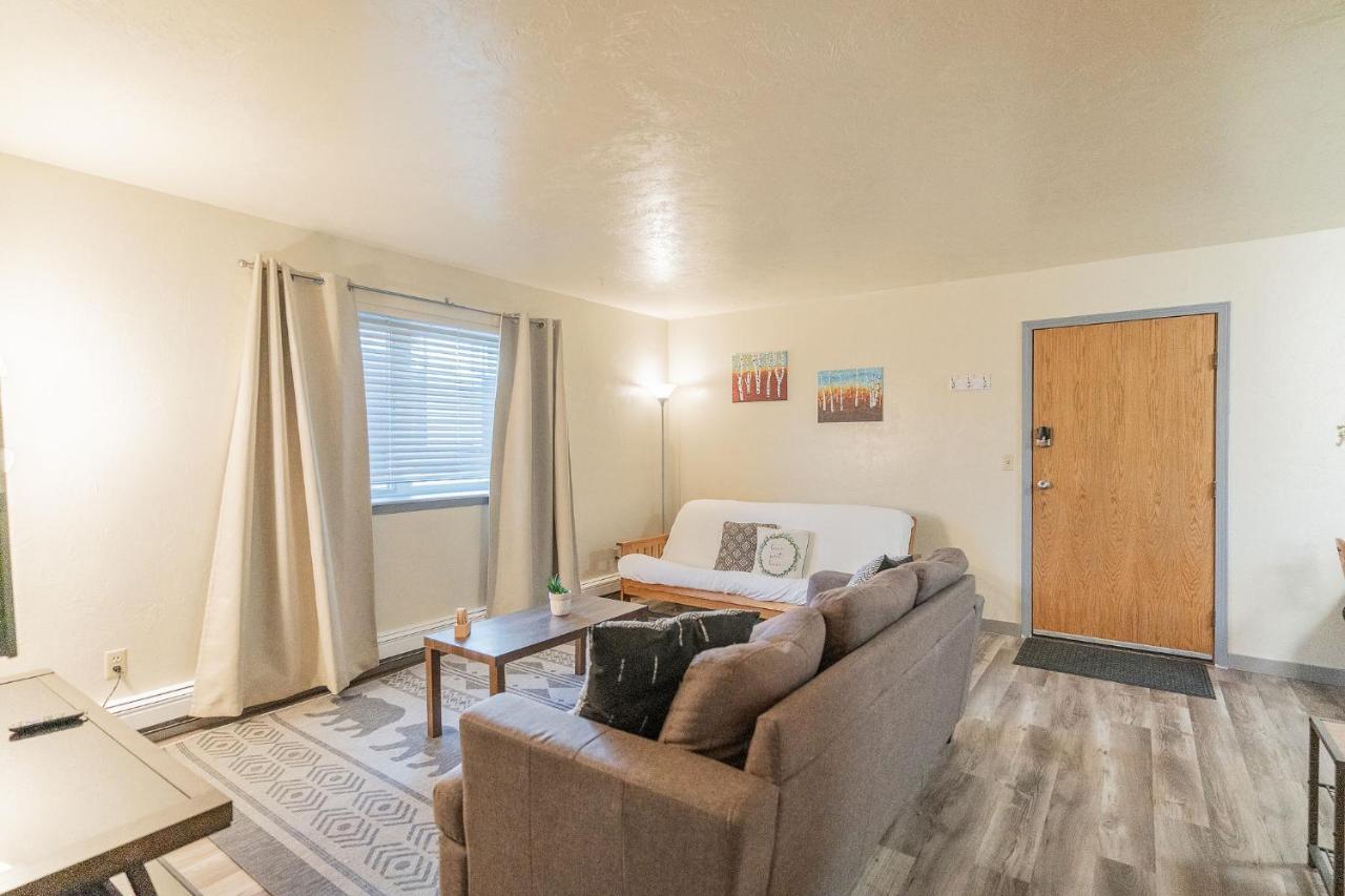 Centrally Located Coffee Bar & Comfort 3 Apartment *
