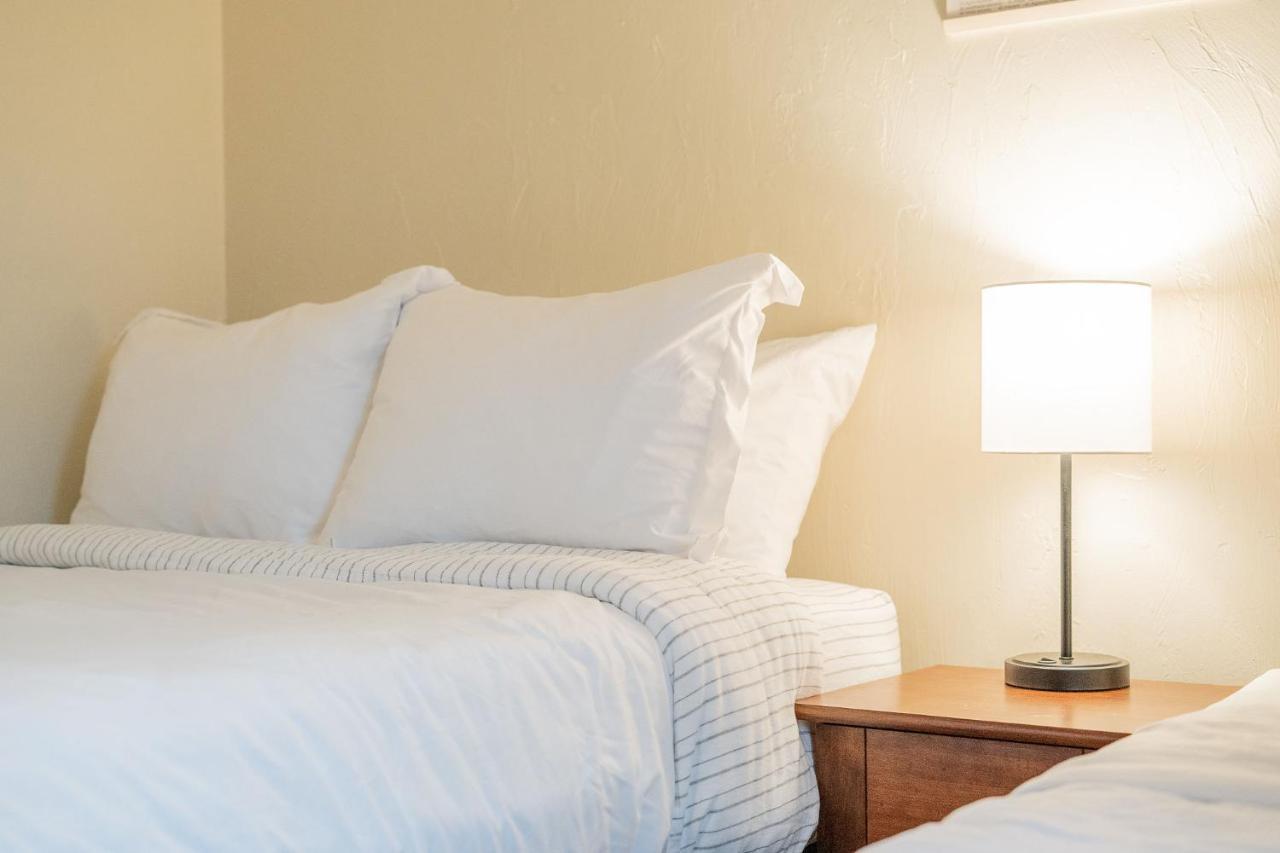 Centrally Located Coffee Bar & Comfort 3 *