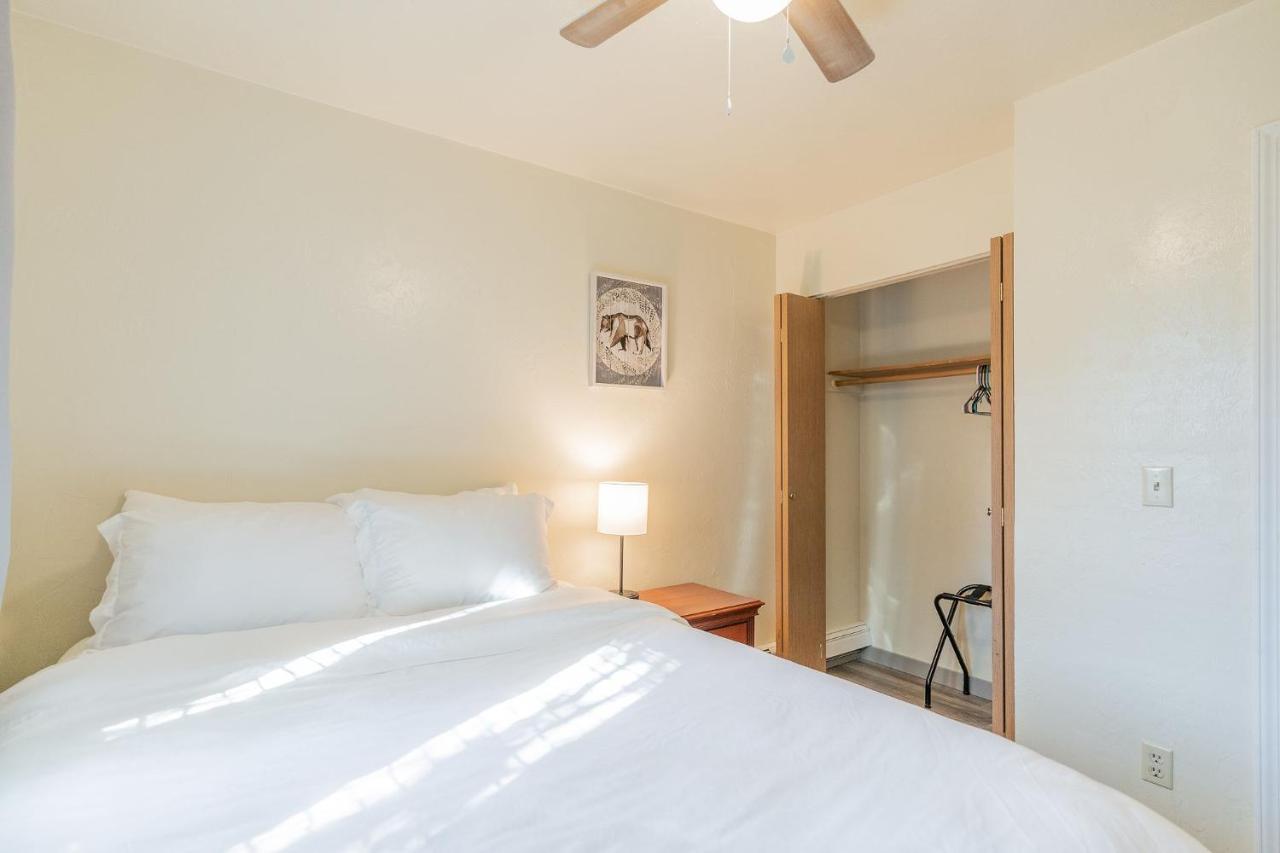 Centrally Located Coffee Bar & Comfort 3