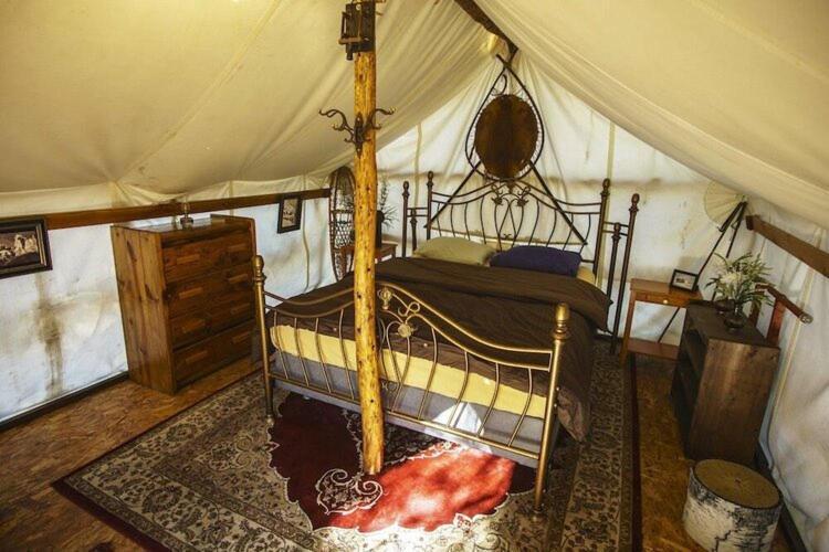 Sven's Basecamp Hostel Fairbanks