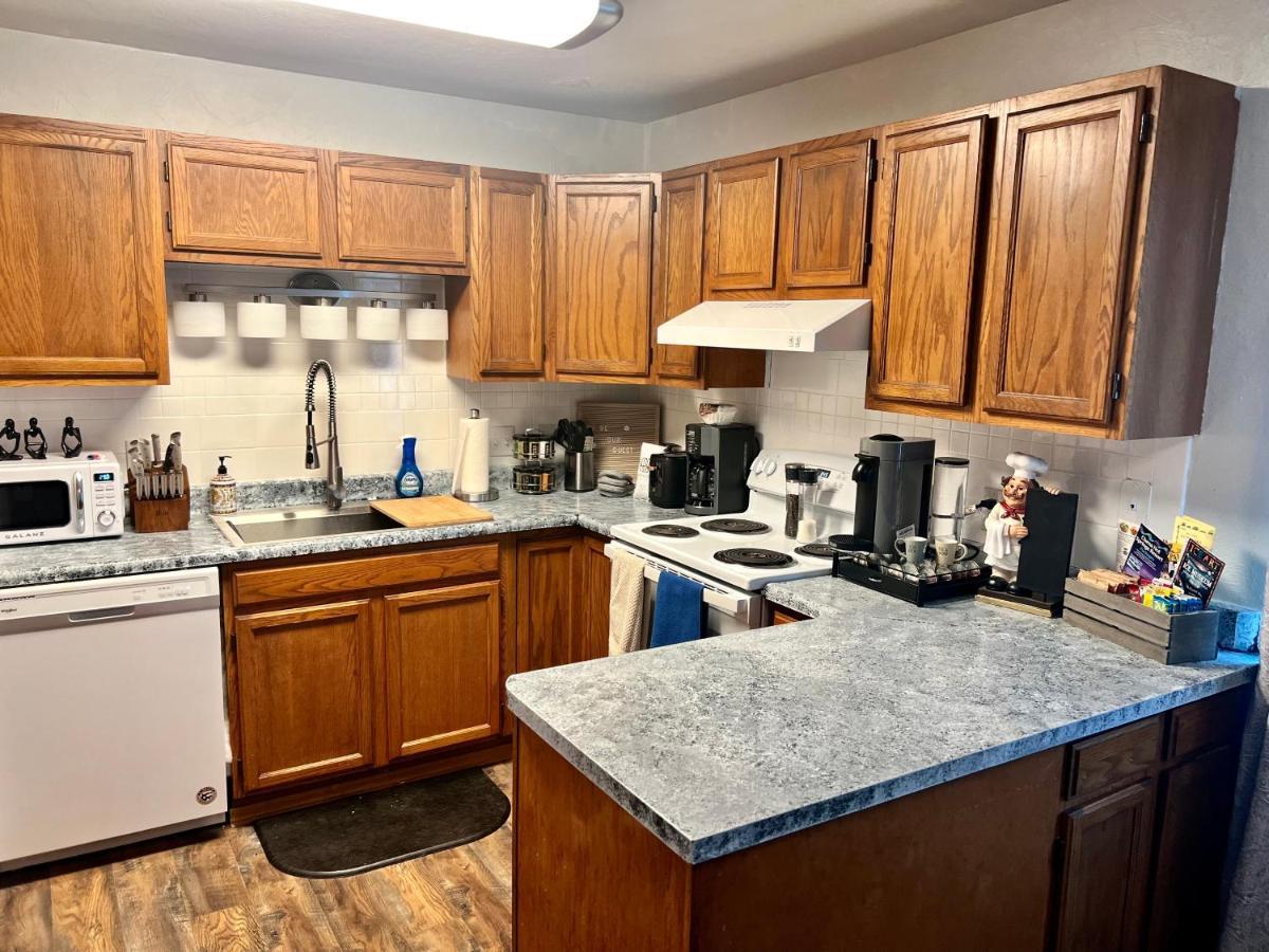 The Perfect 3 Bedroom - Location Apartment Fairbanks