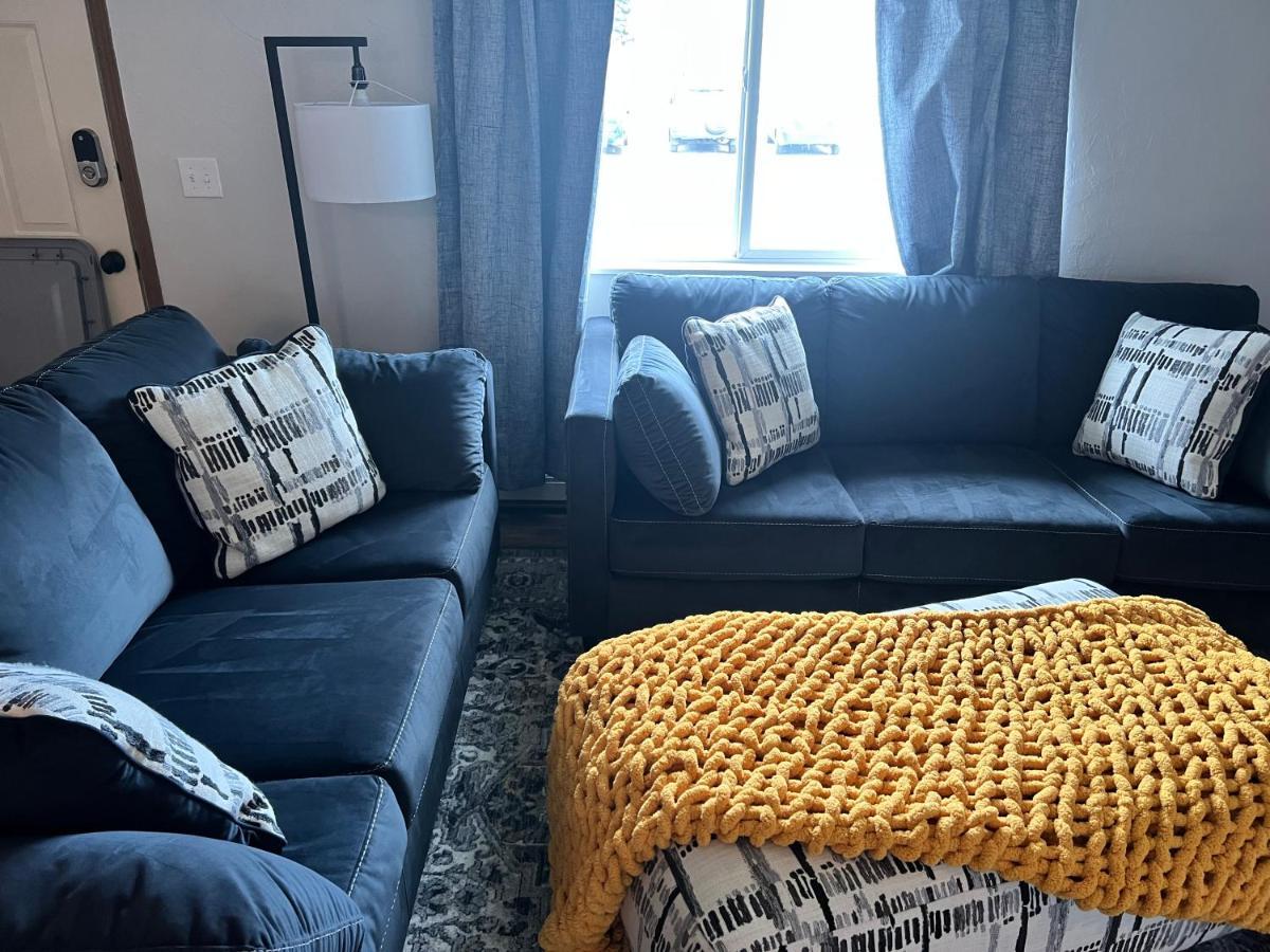 The Perfect 3 Bedroom - Location Apartment Fairbanks