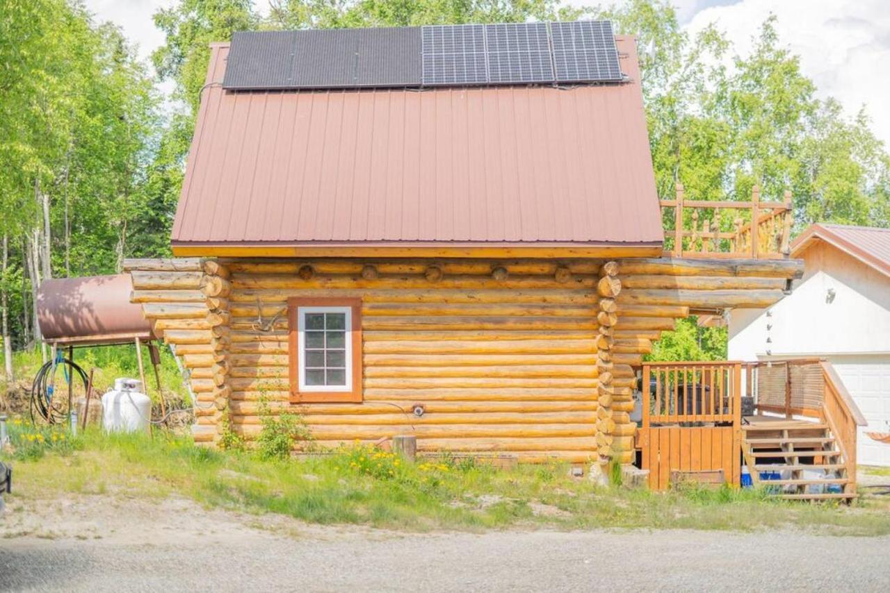 The Goldstream Valley View Cabin