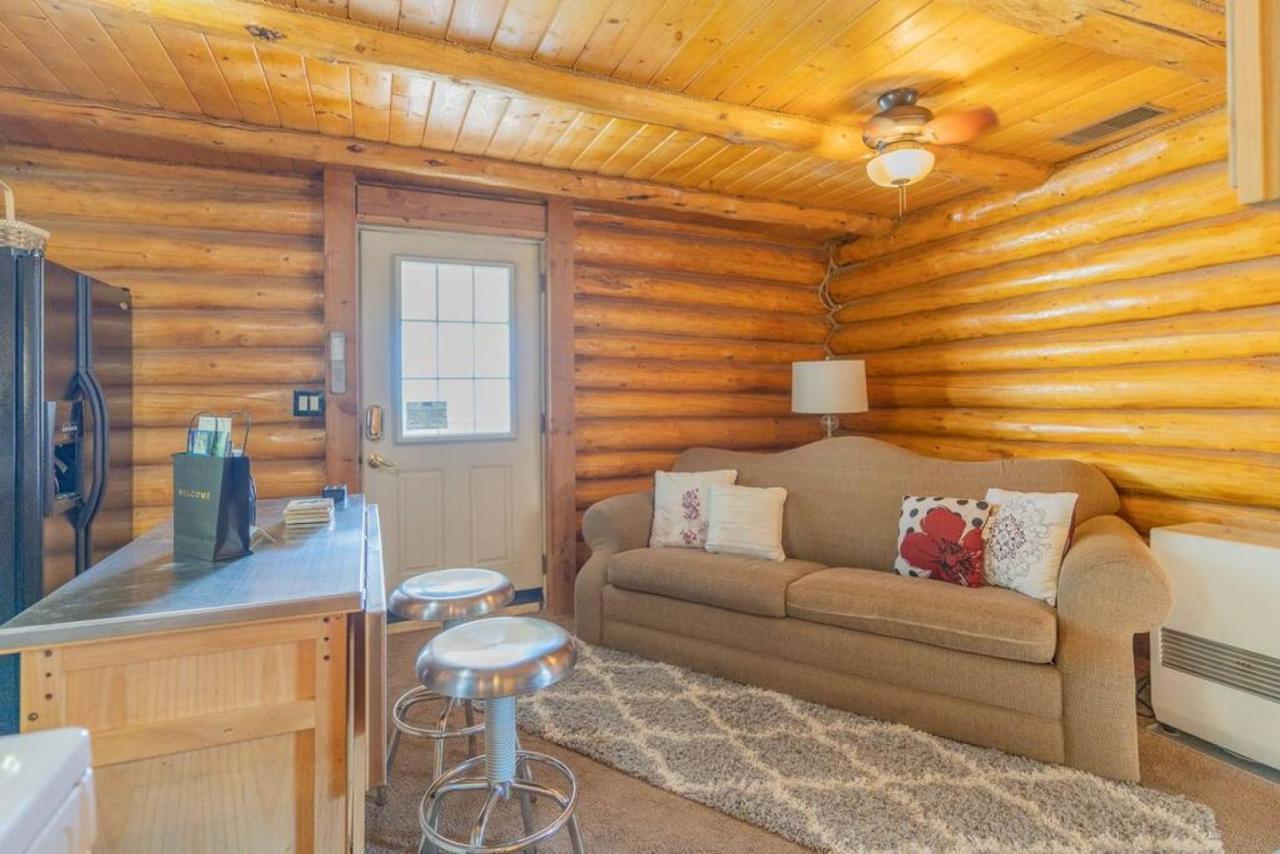Holiday home The Goldstream Valley View Cabin