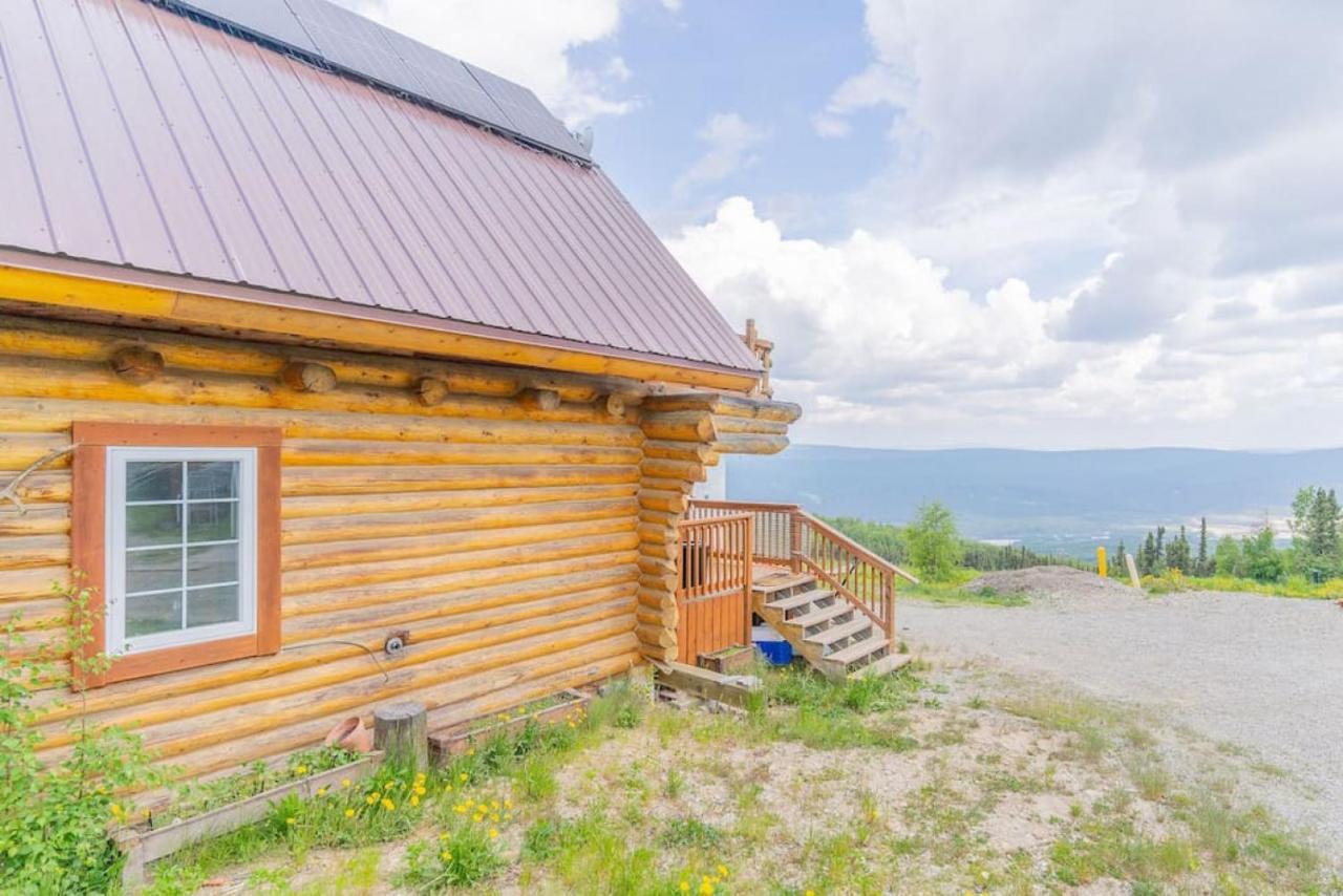 The Goldstream Valley View Cabin
