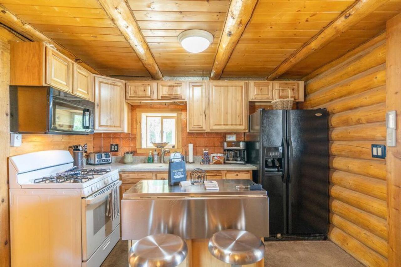 The Goldstream Valley View Cabin Fairbanks