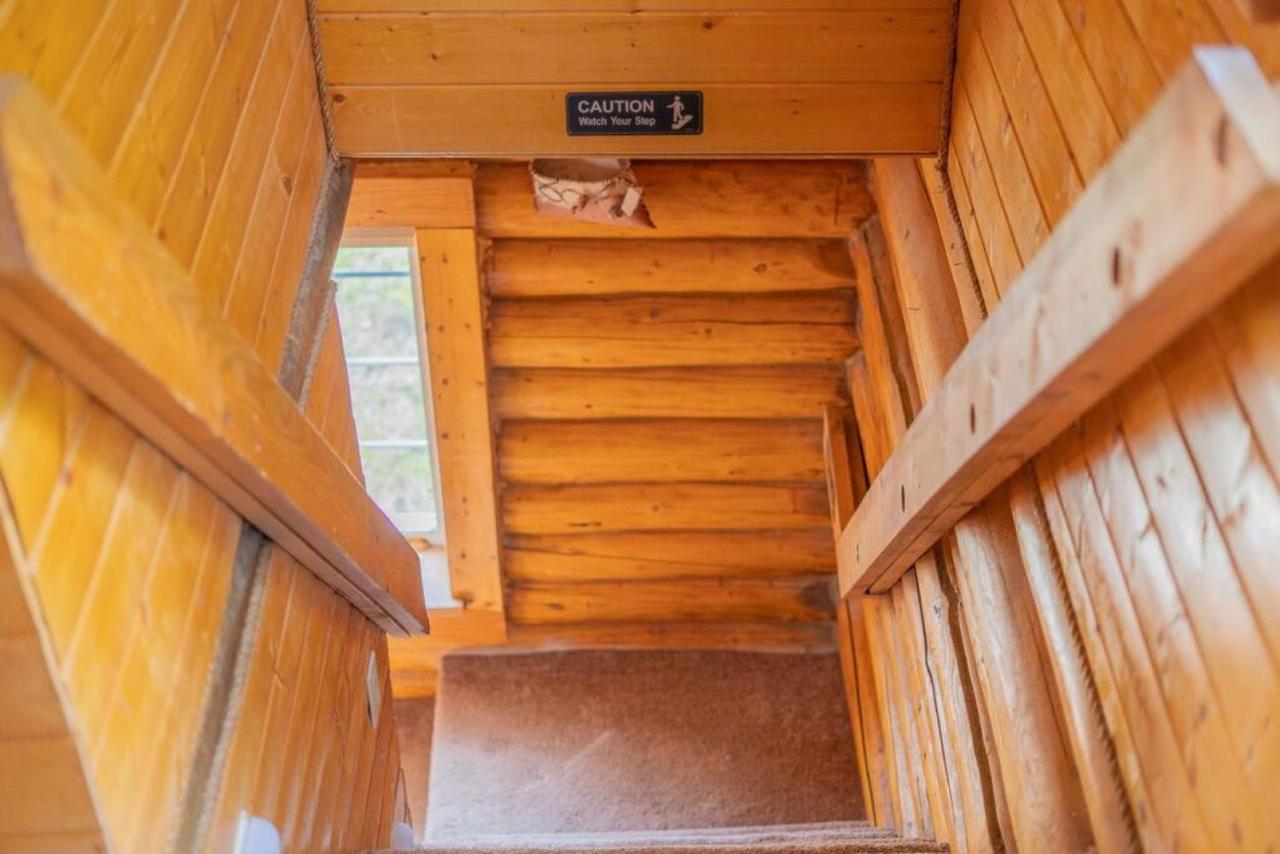 The Goldstream Valley View Cabin Fairbanks