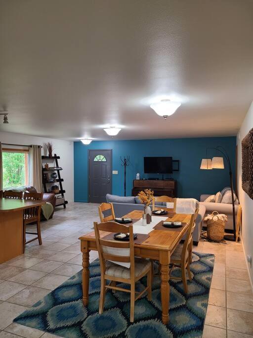 Ester Dome- Scenic Views Apartment *