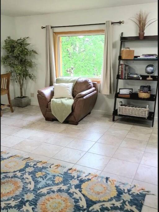 Ester Dome- Scenic Views Apartment *