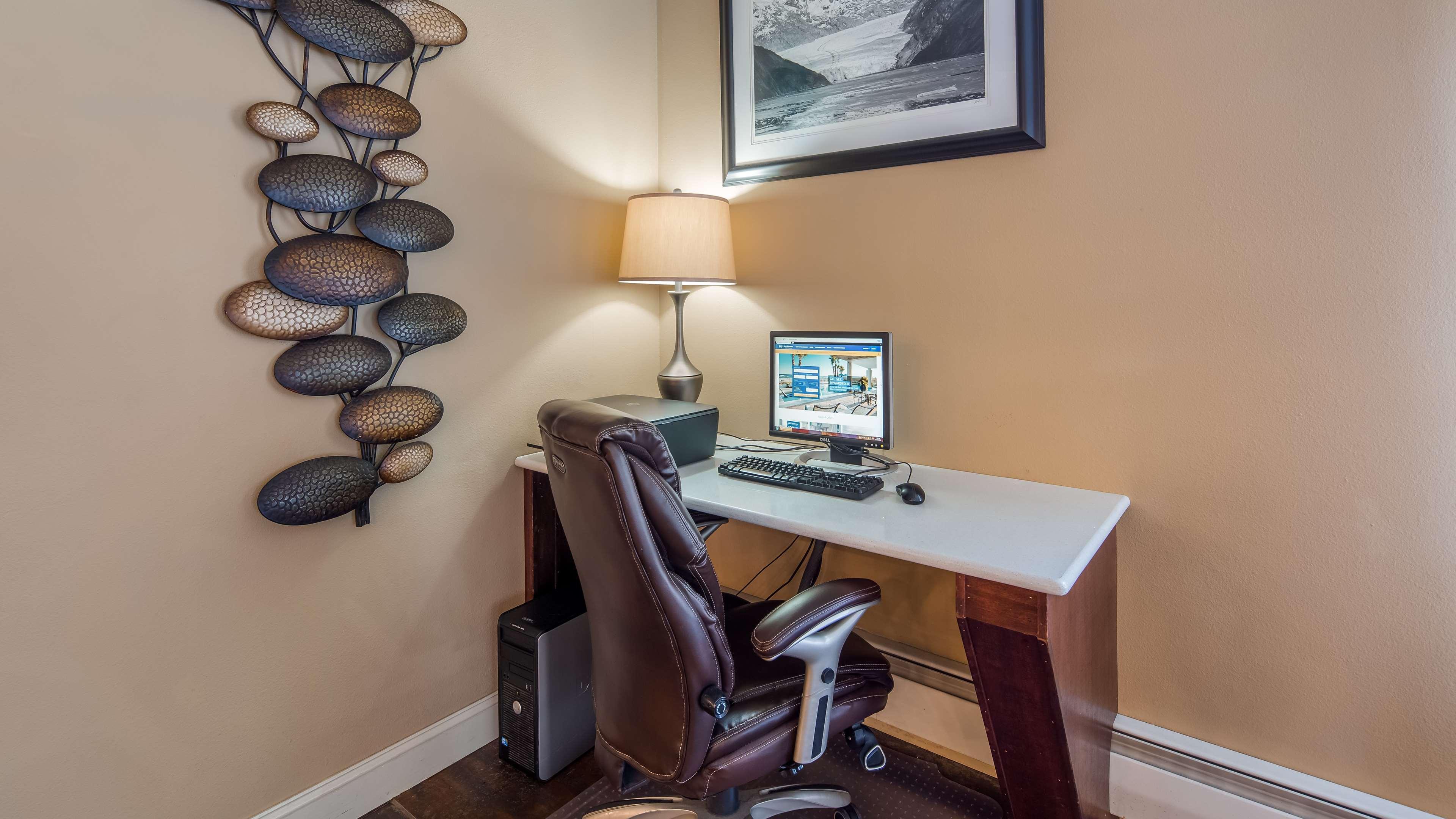 Western Pioneer Park Hotel 3*