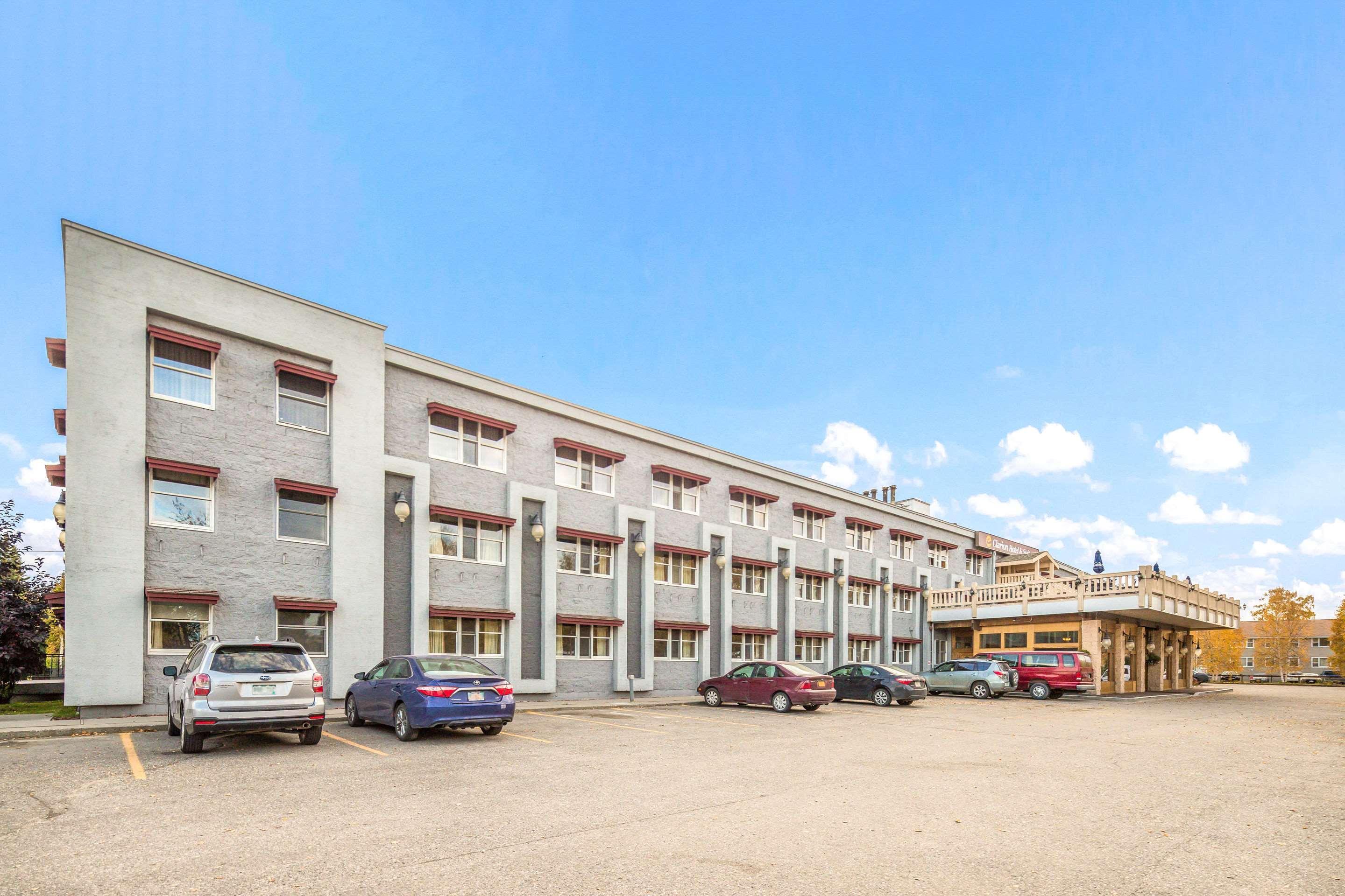 Hotel Clarion & Near Ft Wainwright 3*