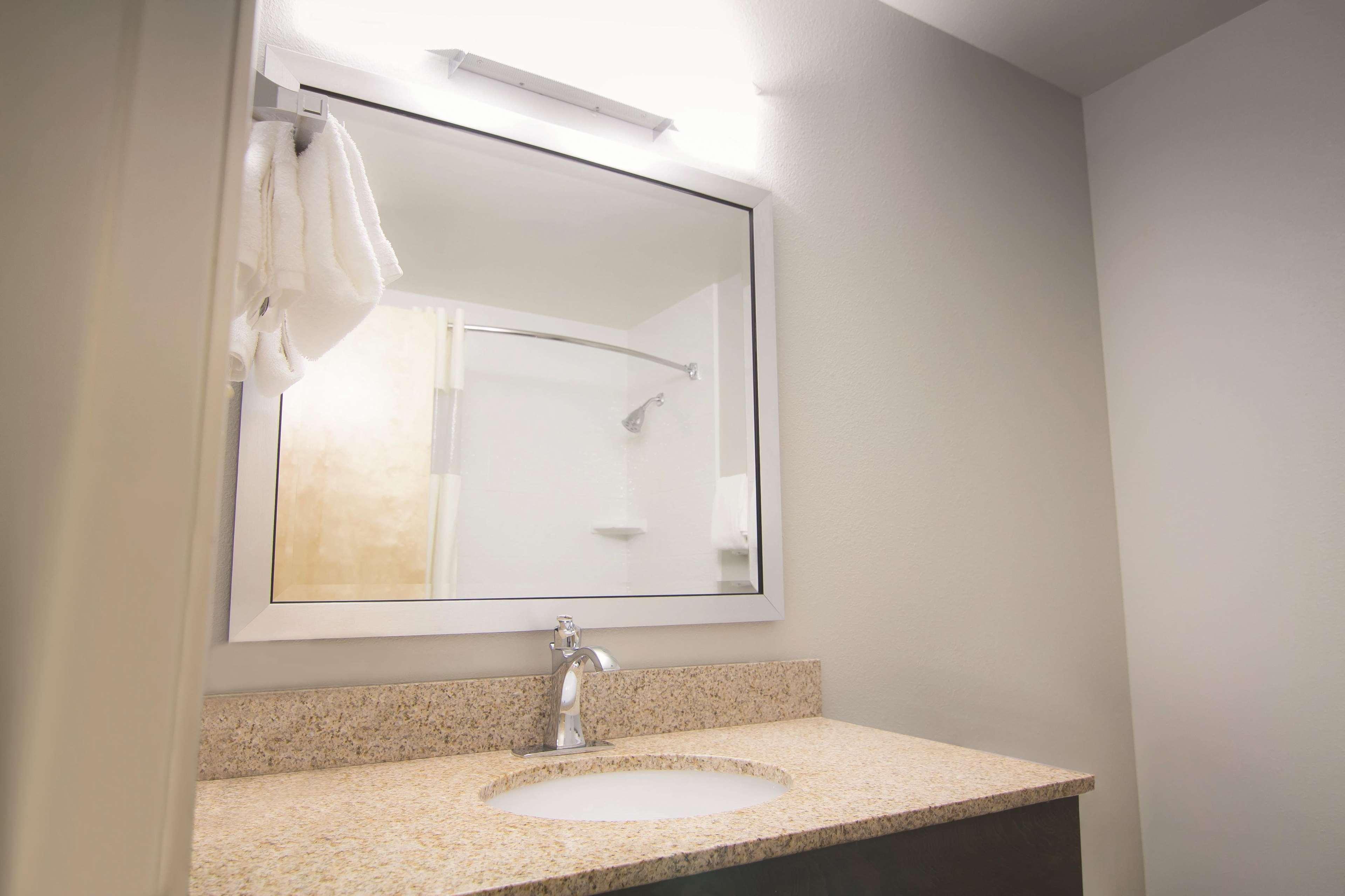 Hotel La Quinta By Wyndham Airport