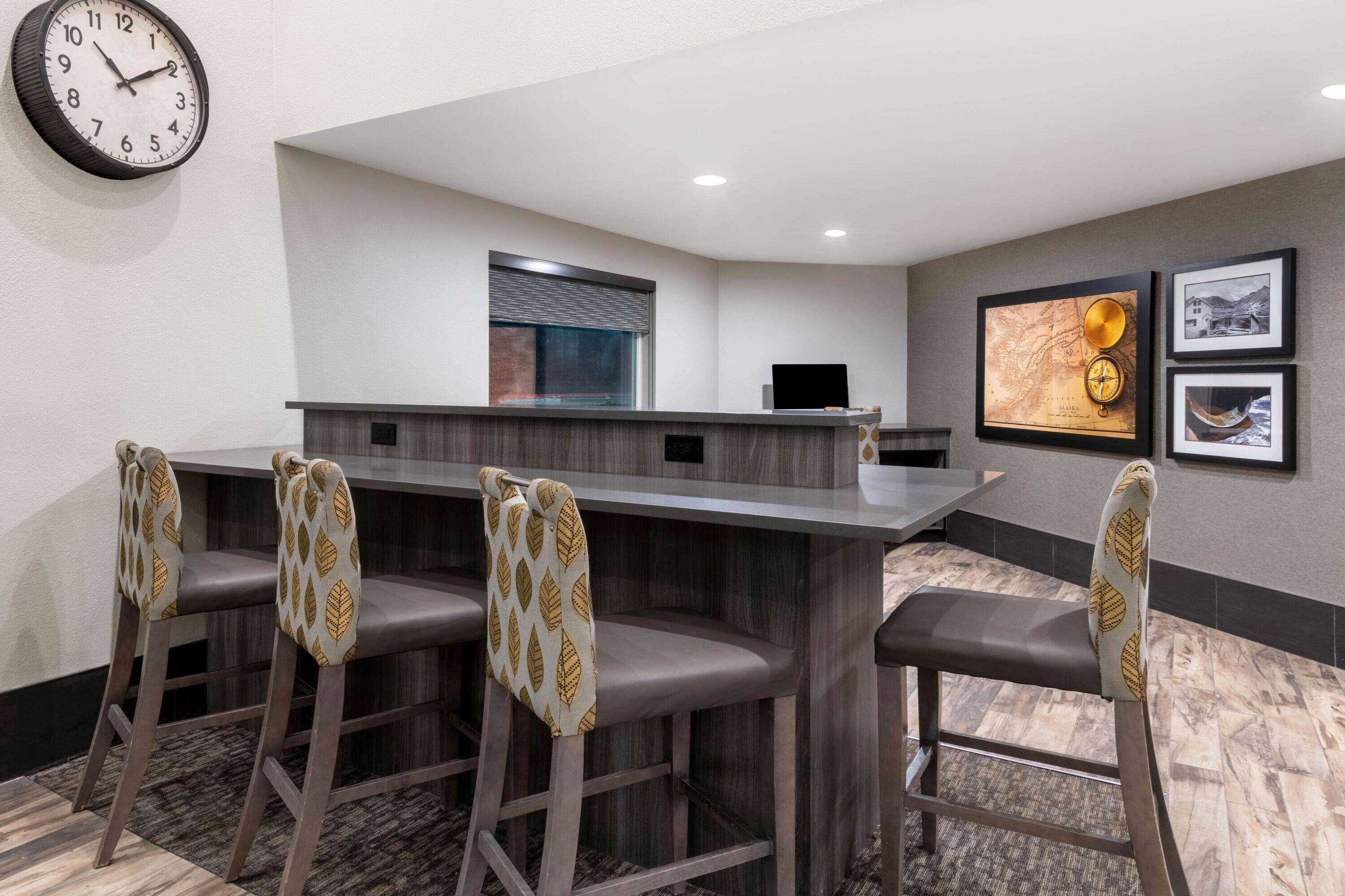Hotel La Quinta By Wyndham Airport 3*