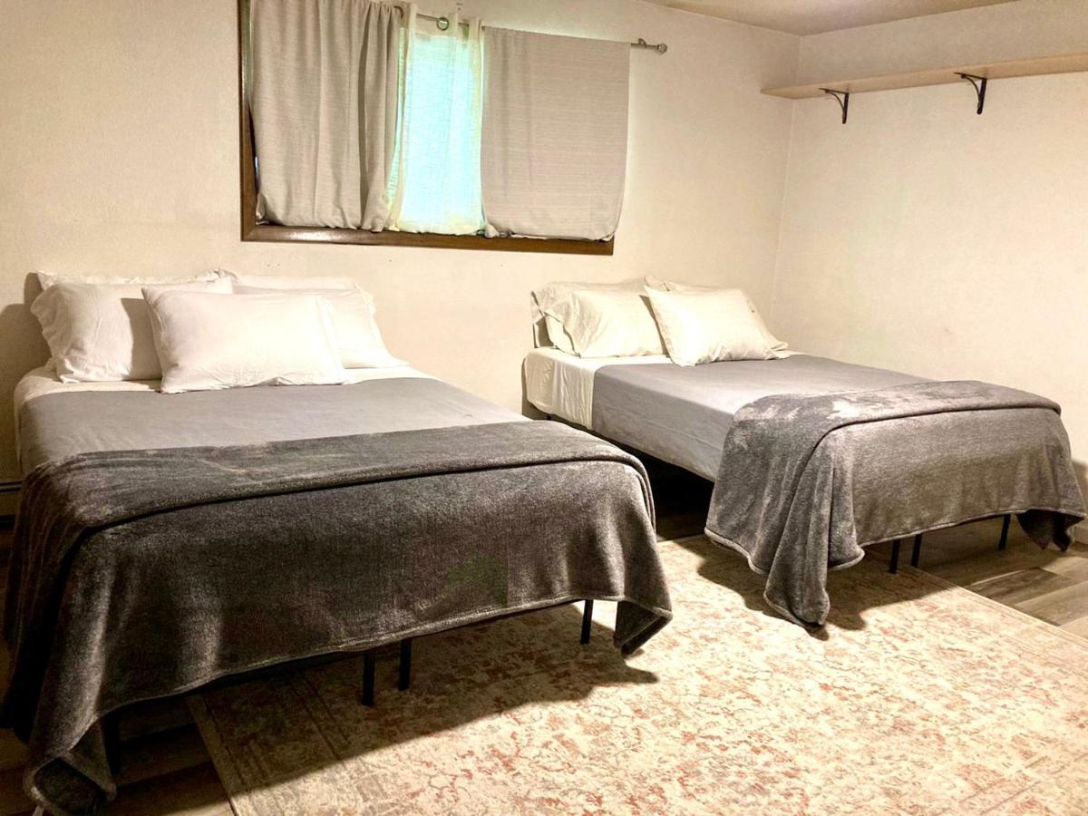 Spacious Style Retreat Sleeps 20 Fairbanks