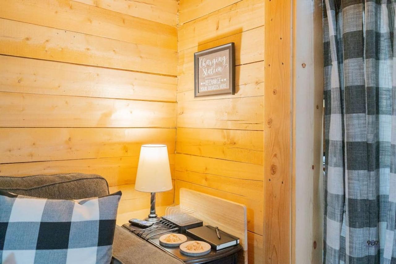 1 Bd. Deluxe Log Dry Cabin| Views Northern Lights! Holiday home *