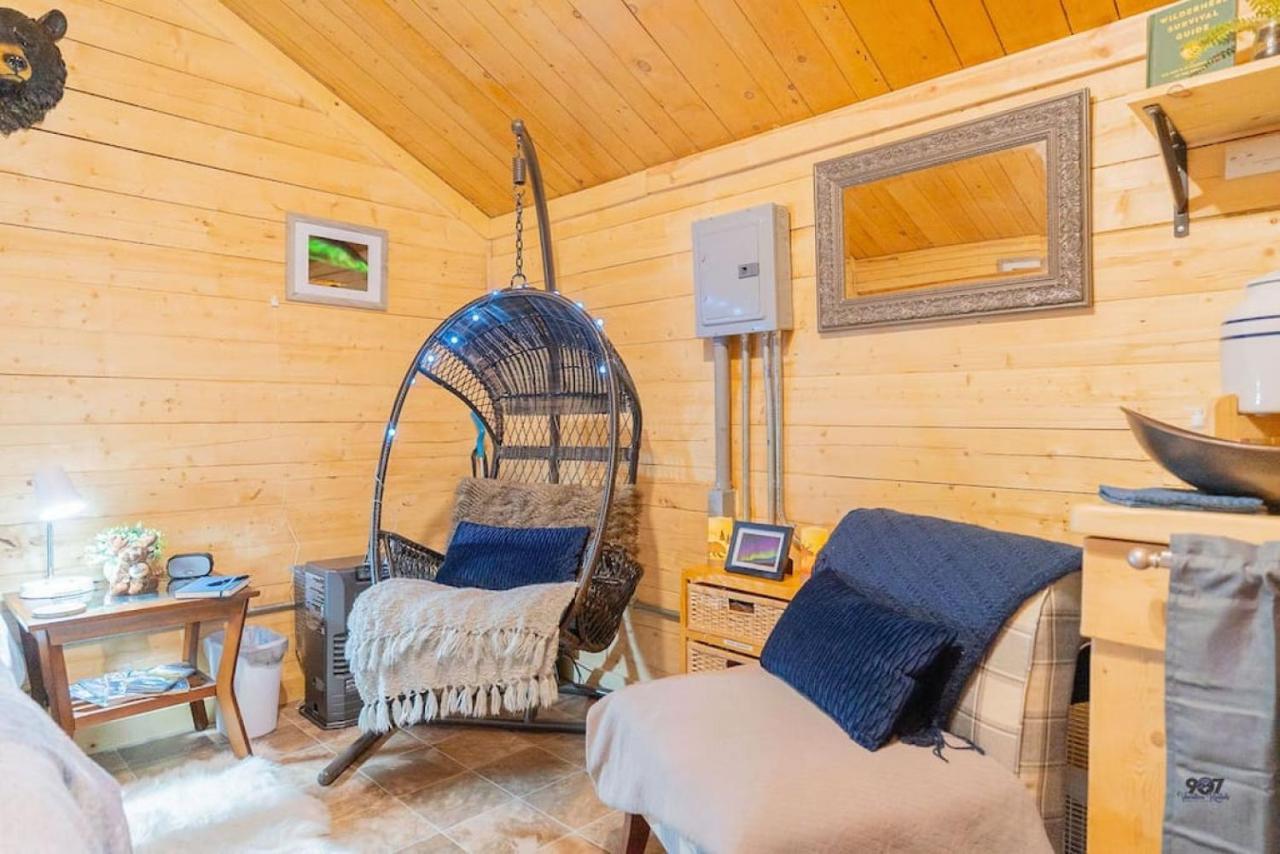 Log Dry Cabin| Aurora Views!